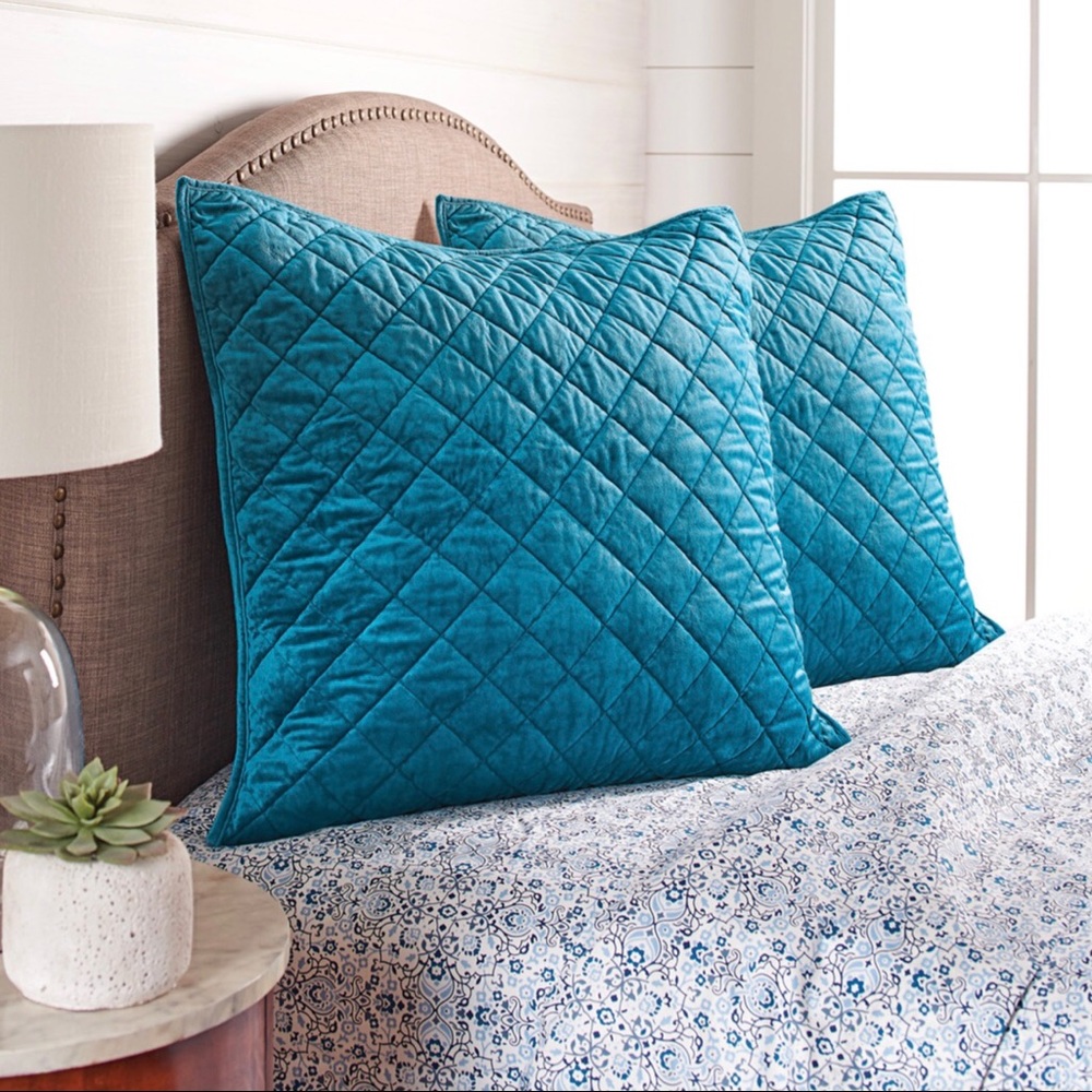 SOLD: BETTER HOMES AND GARDENS Pillow Shams